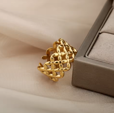 Golden Bloom Vine Ring